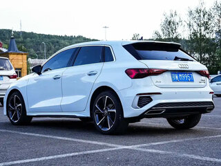 2023 Audi A3 Sportback 35 TFSI IV (8Y), белый, 1999100 рублей, вид 3