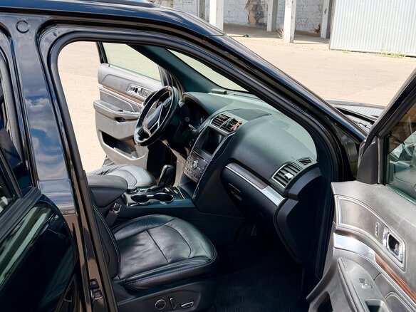 2018 Ford Explorer V Рестайлинг 2, чёрный, 2000000 рублей - вид 9