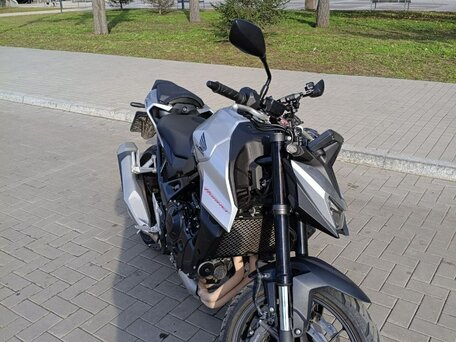 2025 Honda CB 750 Hornet, серебристый, 900000 рублей, вид 1