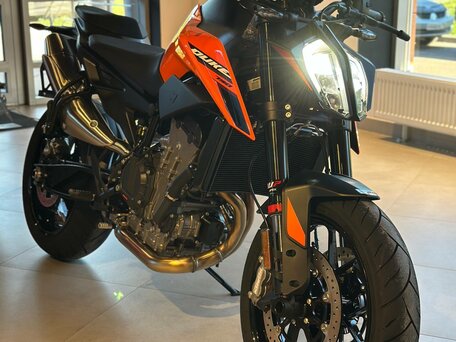 2026 KTM 790 Duke, оранжевый, 1150000 рублей, вид 4