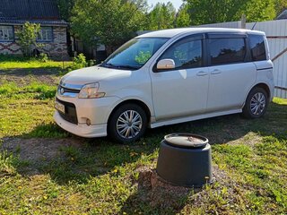 2013 Toyota Sienta I Рестайлинг 2, белый, 970000 рублей, вид 3