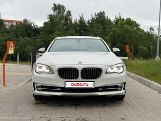 2013 BMW 7 серии 740d xDrive V (F01/F02/F04) Рестайлинг, белый, 2088000 рублей, вид 2