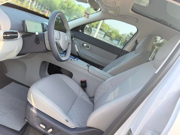 2026 Leapmotor A10 53 kWh, чёрный, 2070034 рублей - вид 7