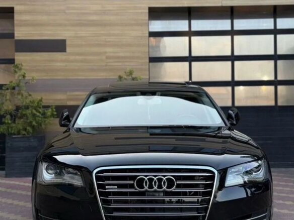 2011 Audi A8 III (D4), чёрный, 1300000 рублей