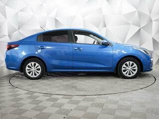 2018 Kia Rio IV, синий, 928000 рублей, вид 5