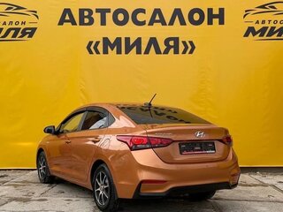 2017 Hyundai Solaris II, оранжевый, 970000 рублей, вид 3