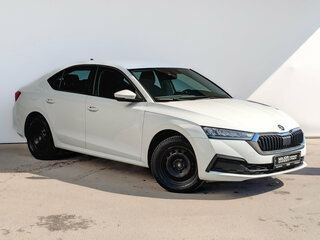 2021 Skoda Octavia IV (A8), белый, 2195000 рублей, вид 3