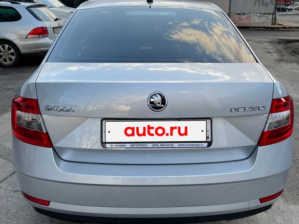 2018 Skoda Octavia III (A7) Рестайлинг, серебристый, 2199999 рублей - вид 3