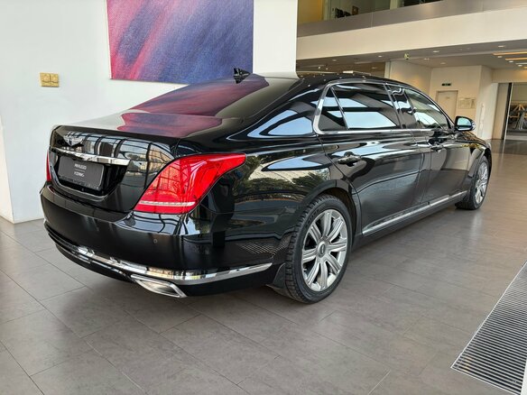 2018 Genesis G90 Limousine I, чёрный - вид 1