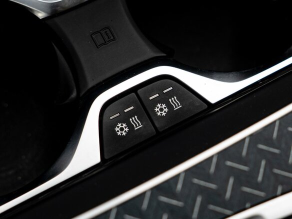 2020 BMW X6 30d III (G06), зелёный, 8190000 рублей - вид 16