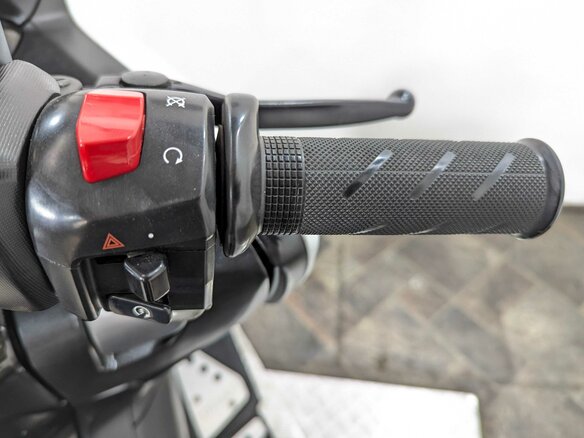 2010 Yamaha TMAX, белый, 655000 рублей - вид 10