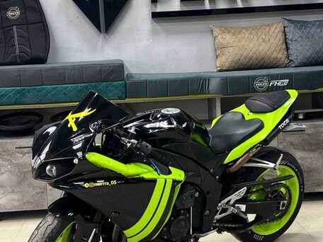 2011 Yamaha YZF-R1, чёрный, 380000 рублей, вид 3
