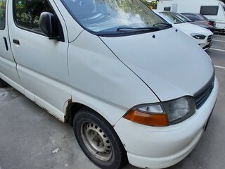 2002 Toyota HiAce XH10, белый, 350000 рублей, вид 3