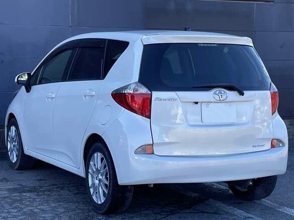2016 Toyota Ractis II, белый, 770000 рублей - вид 5