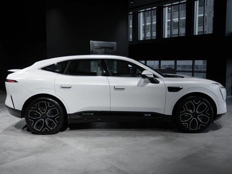 2025 Avatr 11 116 kWh I, белый, 8275950 рублей, вид 4