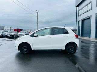 2010 Toyota Vitz II (XP90), белый, 759000 рублей, вид 3