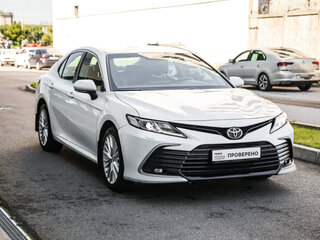 2021 Toyota Camry VIII (XV70) Рестайлинг, белый, 3255768 рублей, вид 5