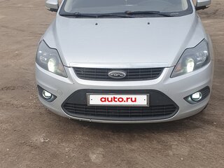 2010 Ford Focus II Рестайлинг, серебристый, 330000 рублей, вид 2