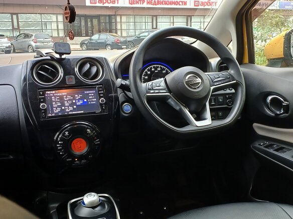 2019 Nissan Note e-Power II Рестайлинг, жёлтый, 940000 рублей - вид 13