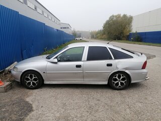 1999 Opel Vectra B Рестайлинг, серебристый, 230000 рублей, вид 2