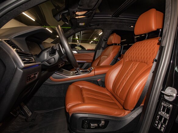 2020 BMW X7 40i I (G07), чёрный - вид 12