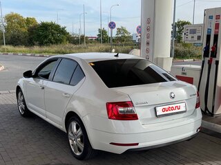 2017 Skoda Octavia III (A7) Рестайлинг, белый, 800000 рублей, вид 1