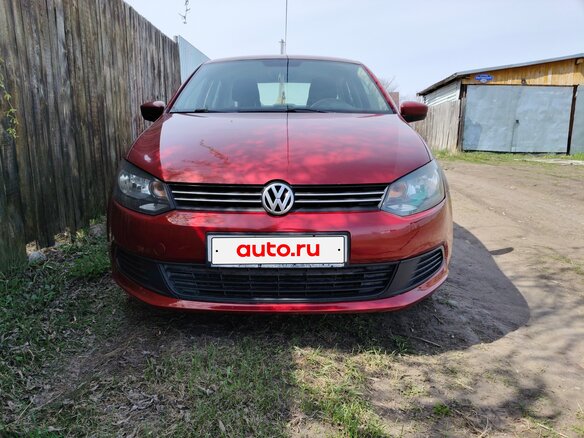 2011 Volkswagen Polo V, красный, 740000 рублей