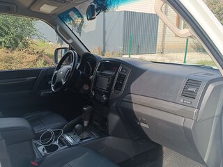 2015 Mitsubishi Pajero IV Рестайлинг 2, белый, 3800000 рублей, вид 4