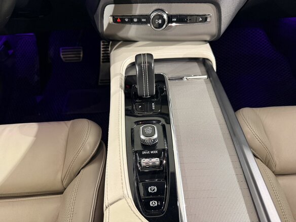 2019 Volvo XC90 B5 II Рестайлинг 1, белый, 3600000 рублей - вид 12