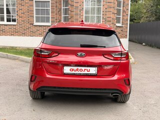 2019 Kia Ceed III, красный, 1650000 рублей, вид 5