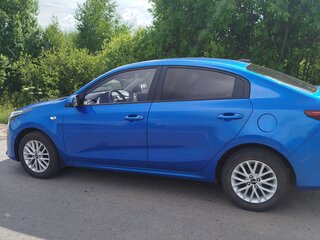 2020 Kia Rio IV Рестайлинг, синий, 1780000 рублей, вид 3
