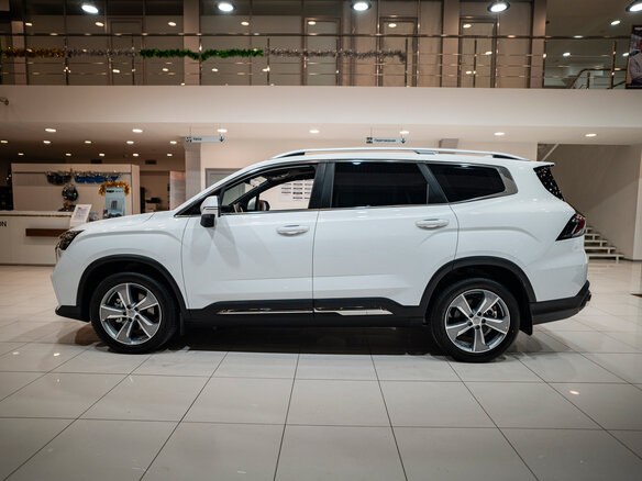2026 Geely Okavango I Рестайлинг, белый, 4085990 рублей - вид 8