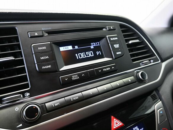 2018 Hyundai Elantra VI (AD), белый, 1319900 рублей - вид 17