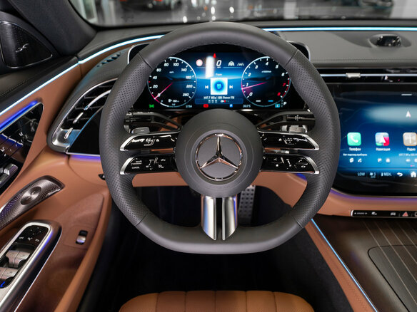 2026 Mercedes-Benz E-Класс 300 VI (W214, S214), чёрный - вид 10