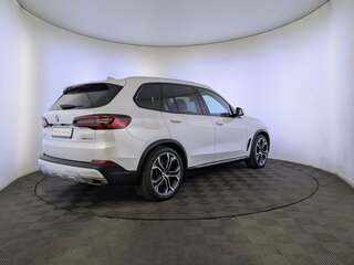 2022 BMW X5 30d IV (G05/G18), белый, 9460000 рублей, вид 5