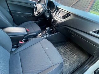 2017 Hyundai Solaris II, белый, 850000 рублей, вид 5