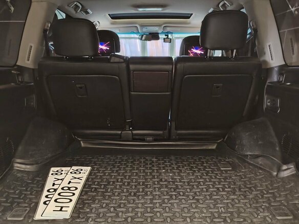 2012 Lexus LX 570 III Рестайлинг, серебристый, 4580000 рублей - вид 17