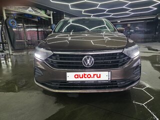 2020 Volkswagen Polo VI, коричневый, 1590000 рублей, вид 4