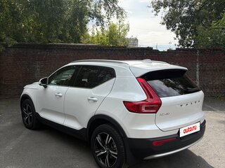 2022 Volvo XC40 I Рестайлинг, белый, 4500000 рублей, вид 5
