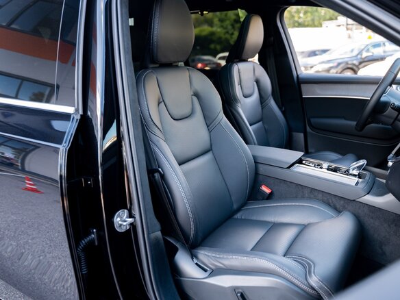 2026 Volvo XC90 B5 II Рестайлинг 2, чёрный, 10100000 рублей - вид 25