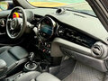 2022 Mini Hatch Cooper III (F55/F56) Рестайлинг 2, чёрный, 1800000 рублей - вид 11