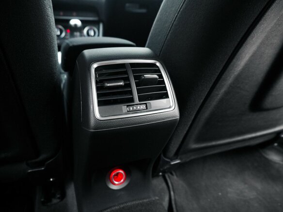 2015 Audi Q3 I (8U) Рестайлинг, белый, 1379000 рублей - вид 24