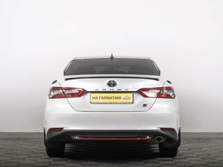2021 Toyota Camry VIII (XV70) Рестайлинг, белый, 3399000 рублей, вид 4