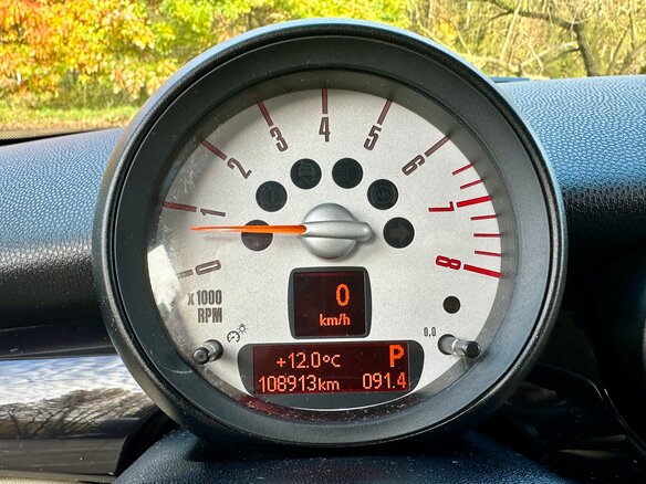 2011 Mini Hatch Cooper II (R56) Рестайлинг, белый, 930000 рублей - вид 14