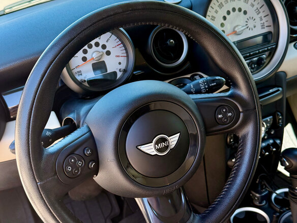 2012 Mini Hatch Cooper II (R56) Рестайлинг, белый, 1150000 рублей - вид 8