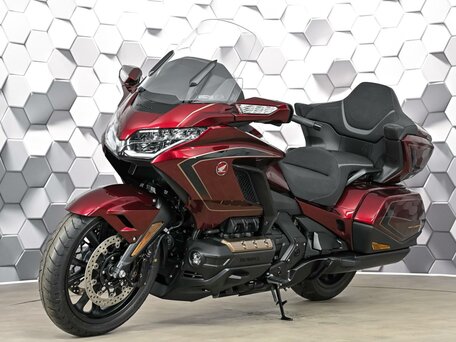 2025 Honda GL 1800 Gold Wing, красный, 3649000 рублей, вид 2