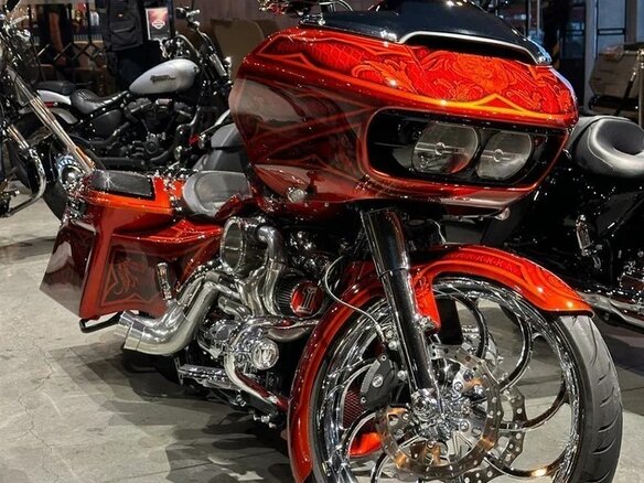 2017 Harley-Davidson Road Glide, красный, 4500000 рублей - вид 3