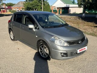 2010 Nissan Tiida I Рестайлинг, серебристый, 620000 рублей, вид 1