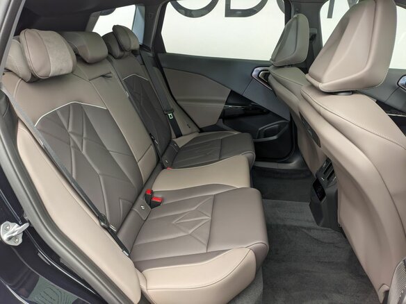 2026 BMW X3 Long 30L xDrive IV (G45/G48), чёрный, 7880000 рублей - вид 9
