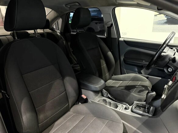2010 Ford Focus II Рестайлинг, чёрный - вид 16